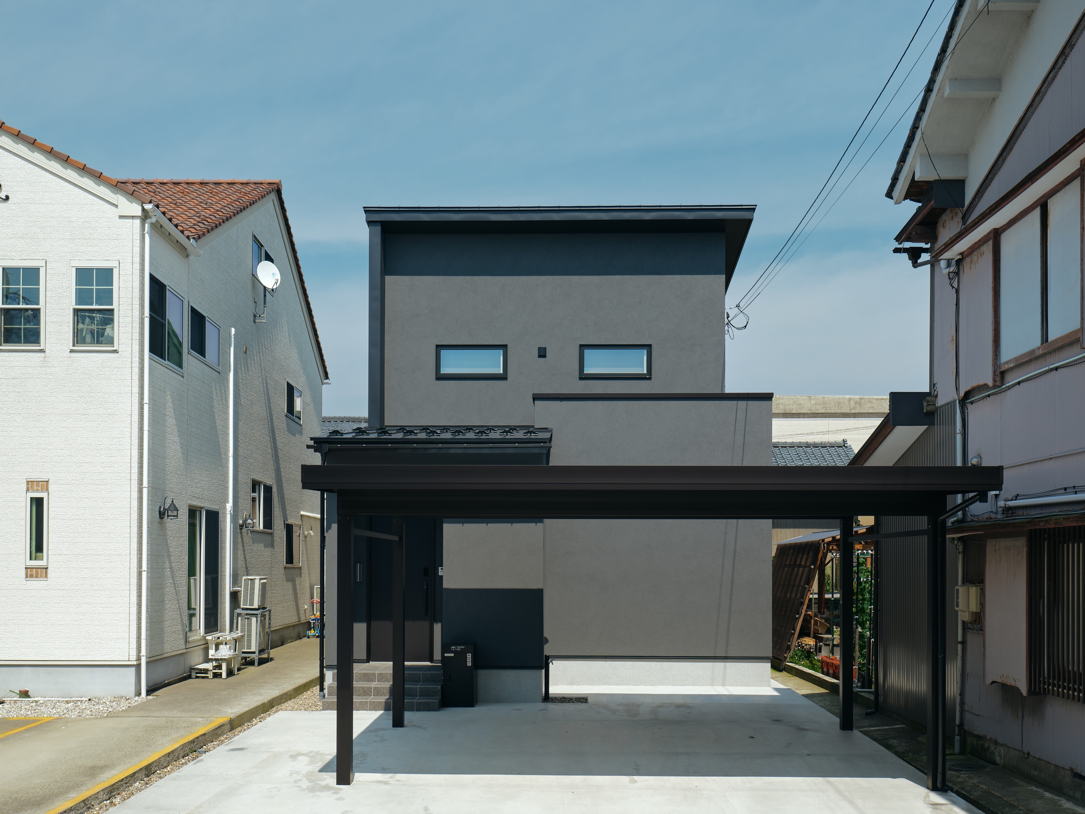 “家庭用”オールステンレスキッチンのある住まい